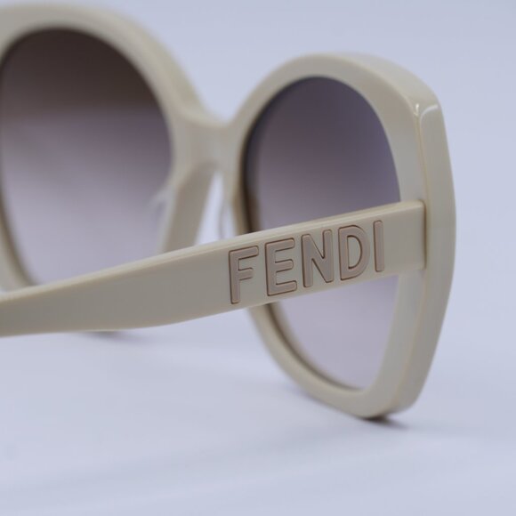 🕶️ New Fendi FE40112I 57F Sunglasses - Shiny Beige Frame - Picture 5 of 9